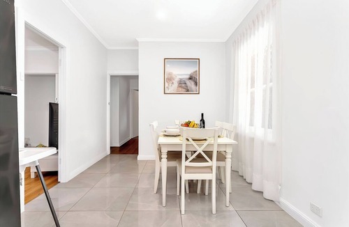 Paradise House | Paradise Living - Quiet Stay near Shops and City Links