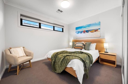 Aldinga Beach House | Paradise Palms - Modern Coastal Escape with Backyard