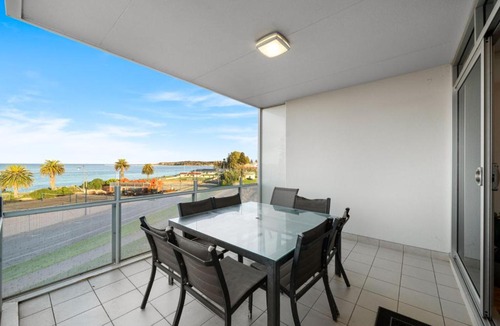 Victor Harbor Apartment | Paradise Peak - Ocean Views in Central Victor Harbor