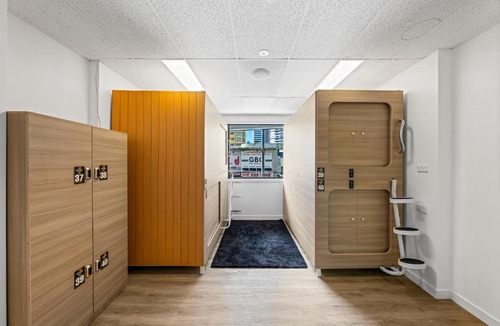 Surfers Paradise Hotel | Paradise Pods