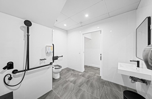 Surfers Paradise Hotel | Paradise Pods