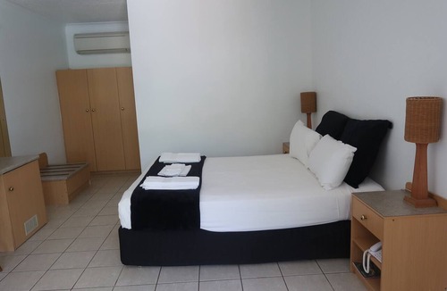 Katherine Hotel | Paraway Motel