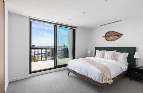 Brunswick Apartment | Parkview 903 | Brunswick 3BR by the Park, Balcony
