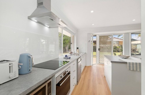 Connolly Apartment | Paw-fect Family Retreat: 4BR Home in Connolly