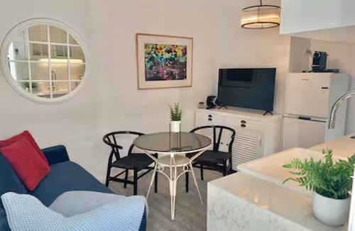 Brighton Apartment | Peaceful Brighton Studio Near Beach & Cafés