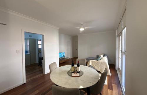 Randwick Apartment | Peaceful Randwick Apt With Parking