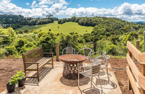 Robertson Cottage | Peelwood Cottage - A Short Walk to Robertson Village with 180 Escarpment Views