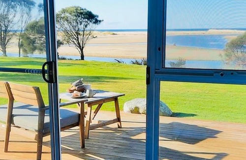 Scamander Hotel | Pelican Sands Scamander