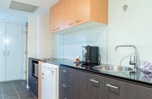 Pelican Waters Apartment | Pelican Waters U424 Lake & Golf Course Views