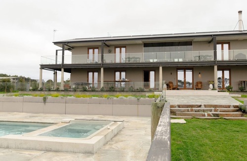 Hastings House | Pepper Paddocks - Warehouse meets Farm Winter Special - stay 2 or more nights and get an extra night for Free ! Available May 2026 - August 2026