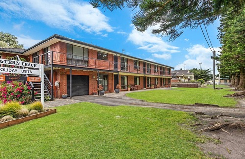 Port Fairy House | Perfect for your beach holiday, you are only a stone's throw to the Port Fairy East Beach