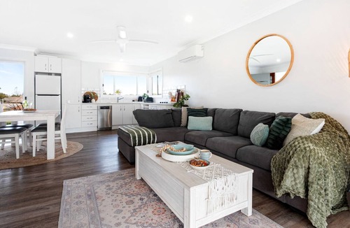 Culburra Beach Cottage | Periwinkle - perfect base for a beachside getaway with family and pets