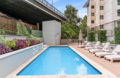 Perth Central Business District Apartment | Perth City Retreat - parking, pool, self contained