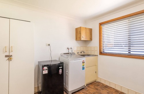 Nelson Bay House | Pet friendly 139 Government Rd - Air Con, WiFi, Water views