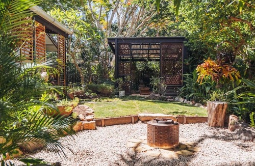 Alexandra Headland House | Pet friendly - Serenity home at Alex Heads