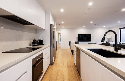 Hampton House | Pet Friendly - Bayside Spritz in Hampton