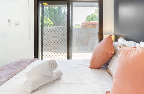 Greenacre Hotel | Pet-friendly deluxe rooms close to Sydney Olympic Park & Bankstown