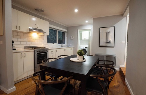 Tullamarine House | Pet-Friendly Family Home in Tullamarine - Perfect for Long Term Stays | Sleeps 6