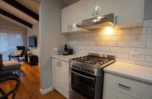 Tullamarine House | Pet-Friendly Family Home in Tullamarine - Perfect for Long Term Stays | Sleeps 6