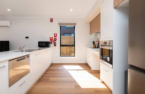 Officer House | Pet Friendly - Greenview Place - Officer