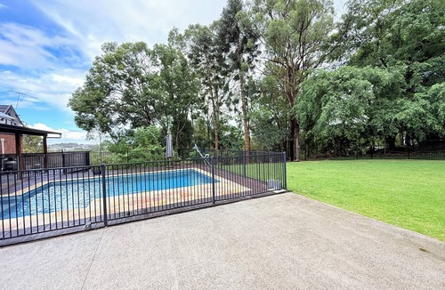Rochedale South House | Pet Friendly& Huge Garden &luxury house