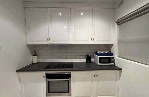 Marleston House | Pet Friendly home with convenience near airport, beach and city!
