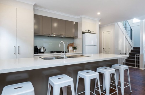 Rosebud House | Pet Friendly - Parkside Breeze in Rosebud