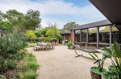 Somers House | Pet Friendly - Peaceful Family Favourite in Somers