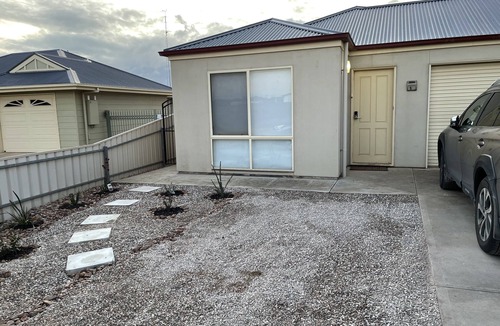 Moonta Bay House | Pet Friendly rental close to the beach, waterpark and town centre