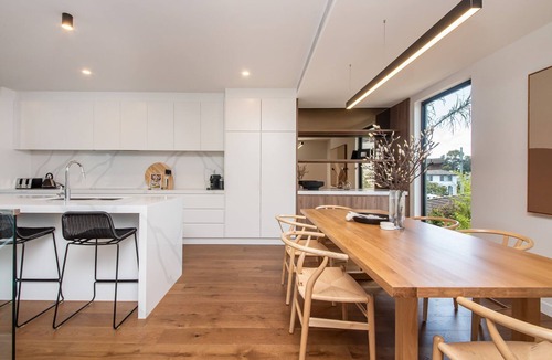 Sandringham House | Pet Friendly - Sandringham Sunshine Escape
