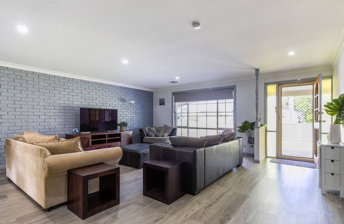 Tomakin House | Pet-Friendly Spacious Home by the Beach