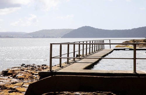 Pearl Beach House | Pet friendly, stroll to beach & cafe