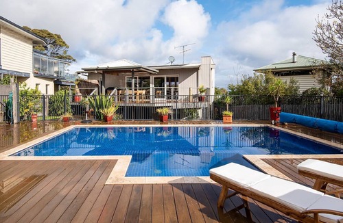 McCrae House | Pet Friendly - The Navigator with heated pool and spa