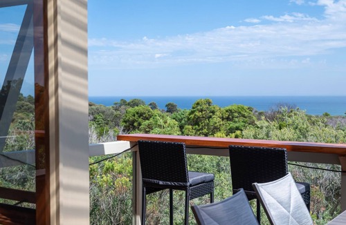 Cape Schanck Villa | Pet Friendly - TJ's Tree House with Ocean Views