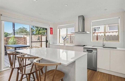 Noraville House | Pete's Retreat - Coastal Comfort Just Steps from t