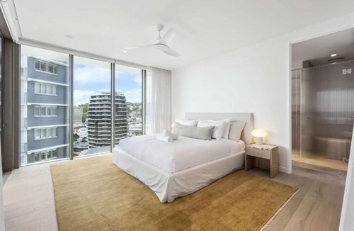 Burleigh Heads Apartment | Picasso By Khove
