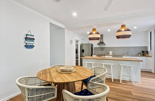 Picnic Bay House | Picnic Point