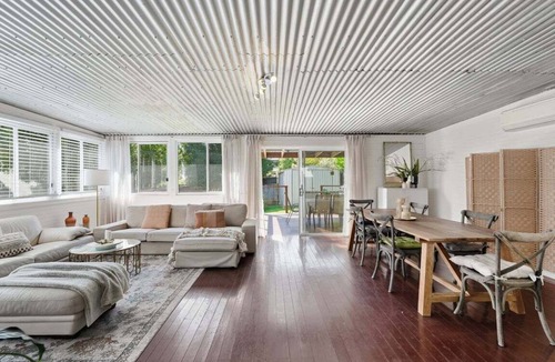 Coffs Harbour Cottage | Pip's Cottage - Pets Friendly, Cafes, Bars, Jetty Beach