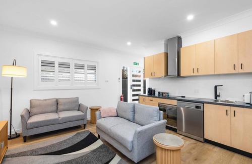 Wagga Wagga House | Pirouette Place - Private Retreat, Heart of Wagga