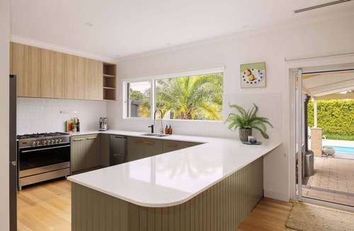 Mount Martha House | Play on Balcombe | Swim. Steam. Shoot. Stay Peachy