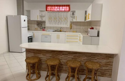 Matoury House | Pleasant fully equipped house, air-conditioned bedroom + terrace