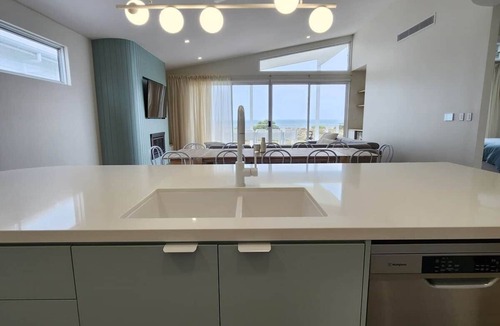 Muloowurtie House | Pleasant View Too - Beach Front Accommodation