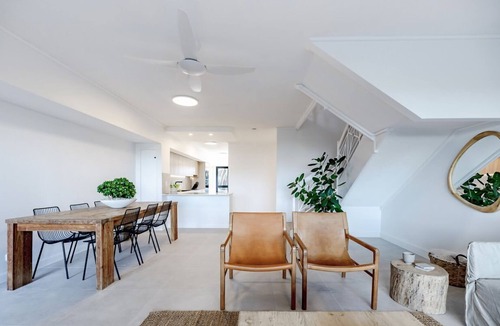 Sunrise Beach House | Pooch Friendly Sunrise Beach 3BR with Views
