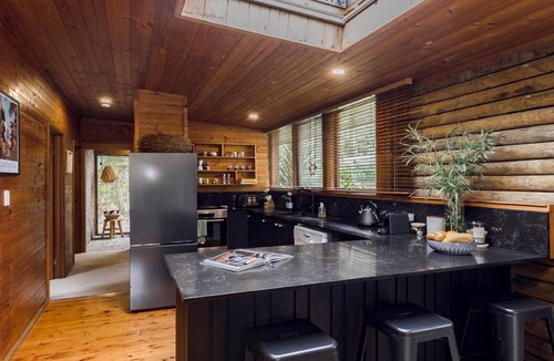 Pearl Beach House | Pool, stroll to beach and cafe