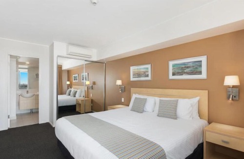 Ballina Apartment | Pool View Retreat