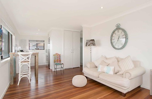 Bilinga Apartment | Poppy's by the Beach - Bilinga / North Kirra Beachfront - Min. 3 Night Stays!