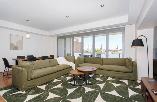 Fremantle Apartment | Portview | 3BR King Beds + Balcony and Communal Pool