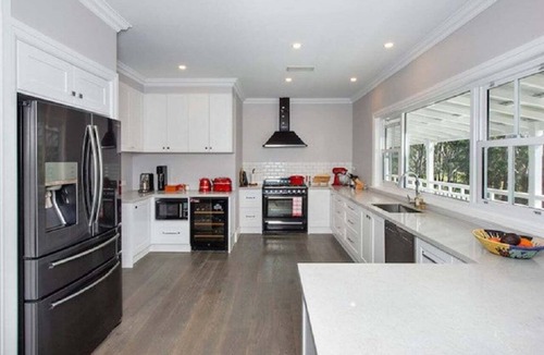 Berry House | Possum Gully Lodge - Stay 2 Nights, Get the 3rd Night Free