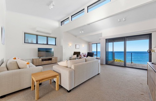 Potato Point House | POTATO GEM- Your next clifftop holiday