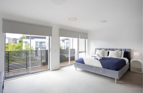 South Coogee Villa | Premier 4BR Seaside Escape & Luxury Steps from Coogee Beach